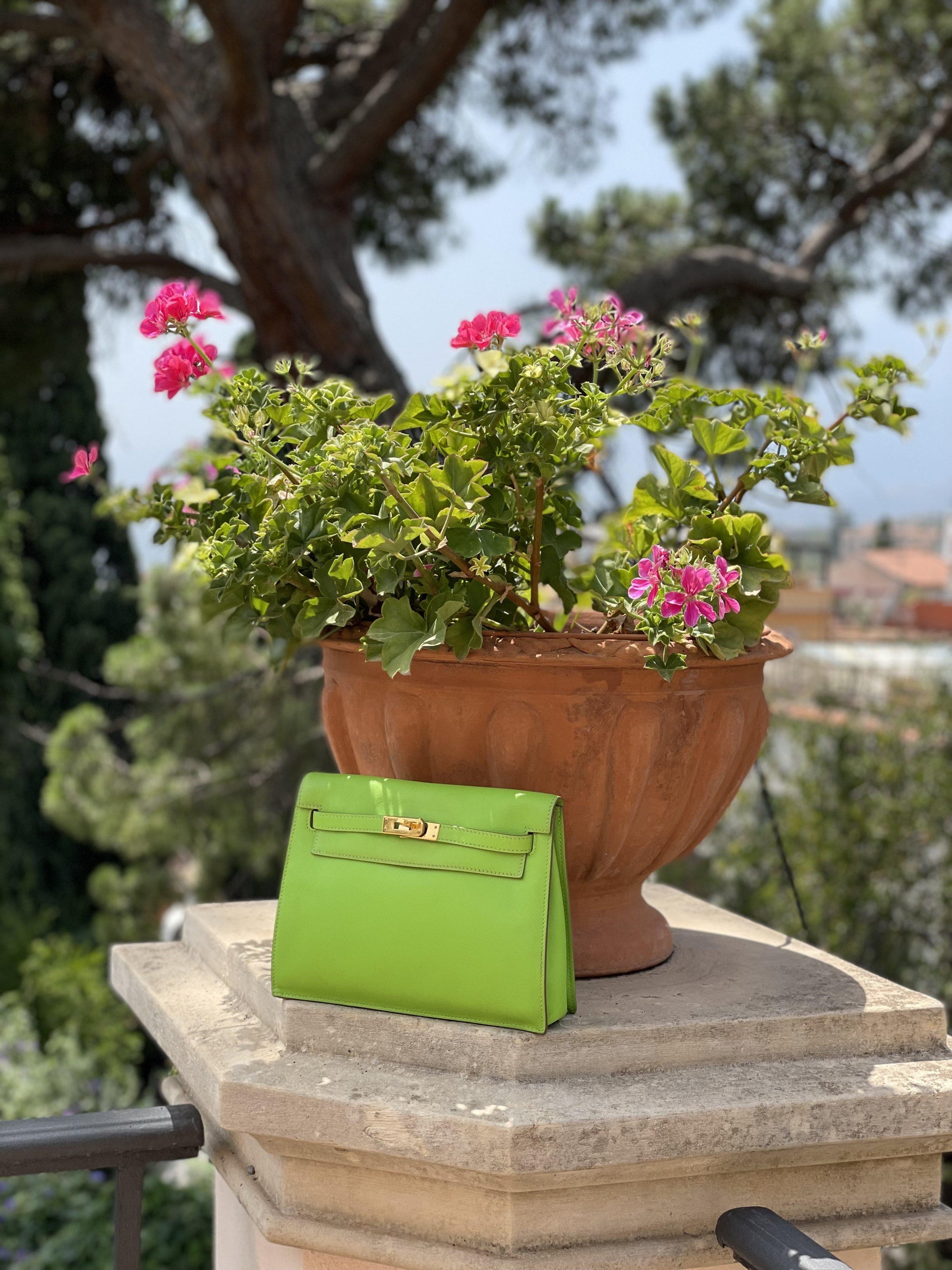 Hermès Kelly Danse Vert Cru Swift Gold Hardware