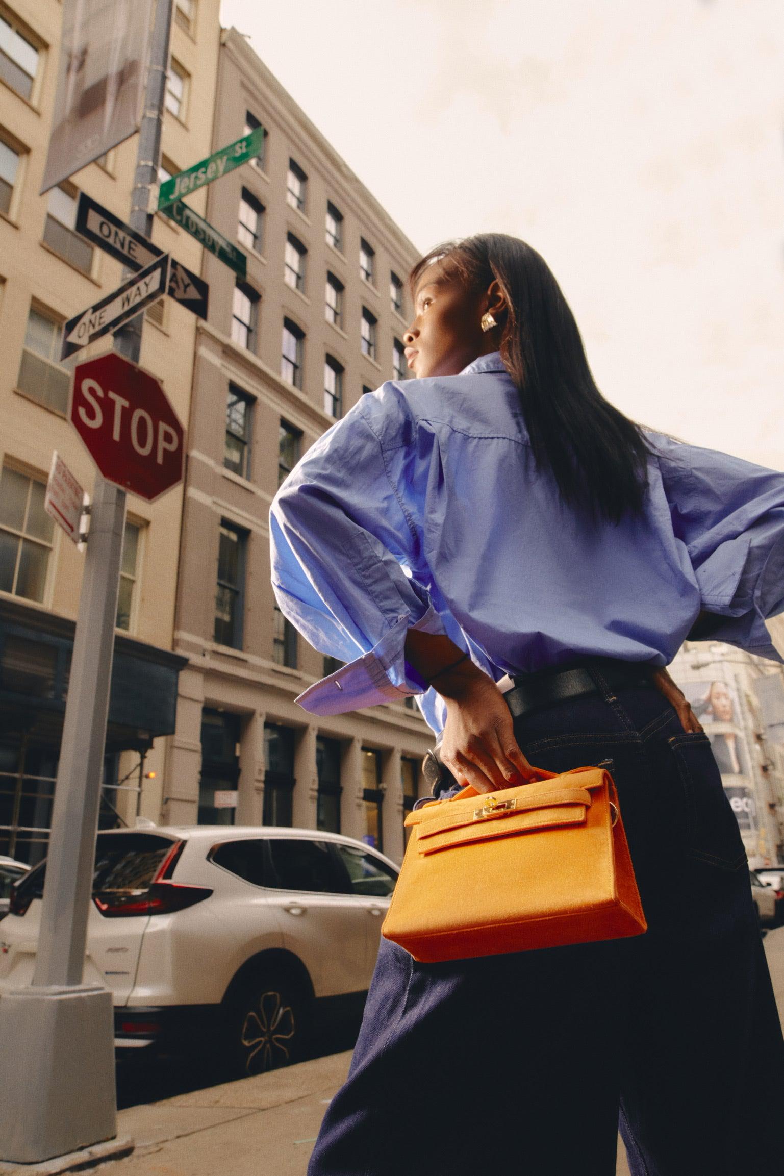 Hermès Kelly Pochette Orange H Veau Doblis Suede with Gold Hardware