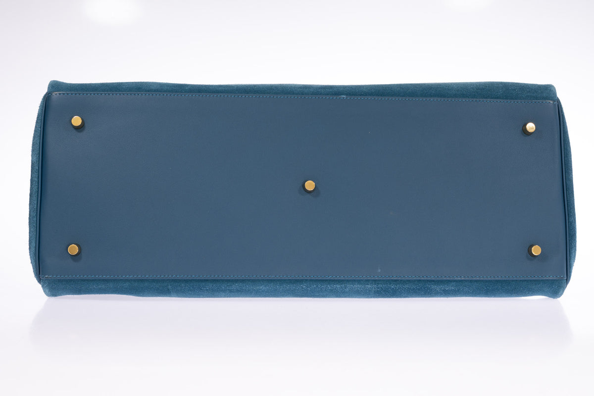 Hermès Kelly Relax 50 Grizzly Bleu Thalassa Doblis Suede and Swift Permabrass Hardware, Swift base with five feet