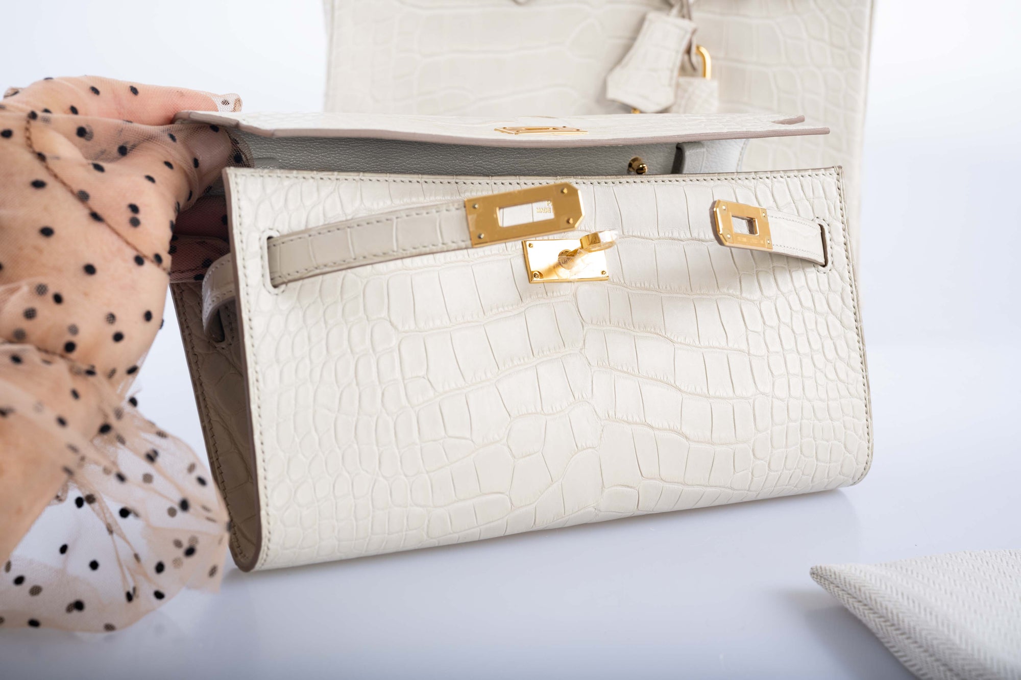 Hermès Kelly To Go Wallet Beton Matte Alligator Gold Hardware