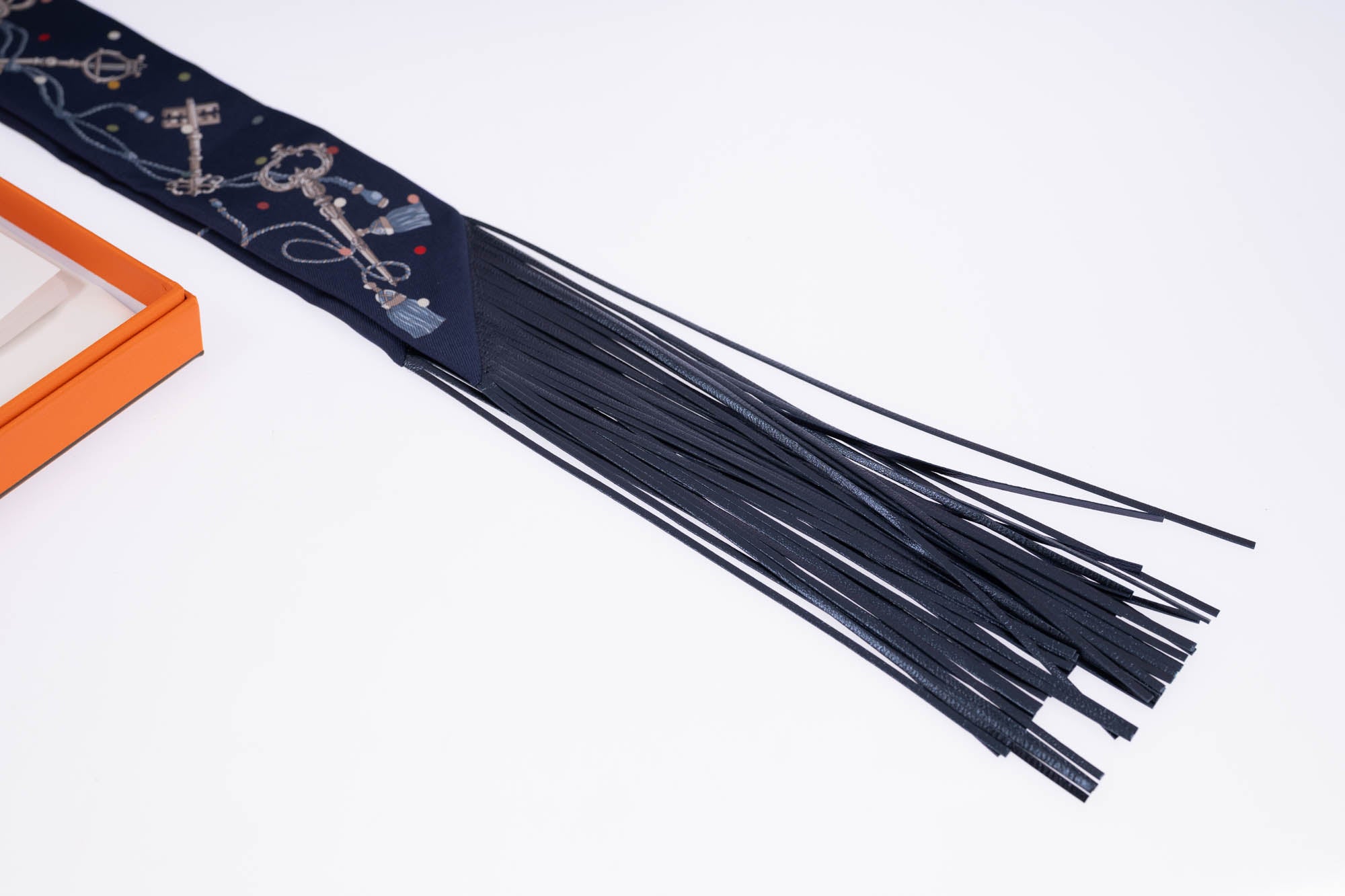 Hermès Les Clés à Pois Leather Fringes Twilly Bleu Marine/Gris Argent Silk