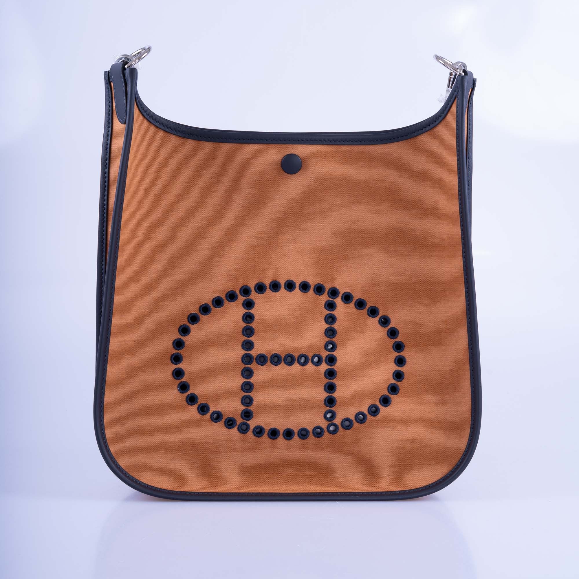 Hermès Neo Evelyne 29 PM Officier Dune Toile and Cassis Swift