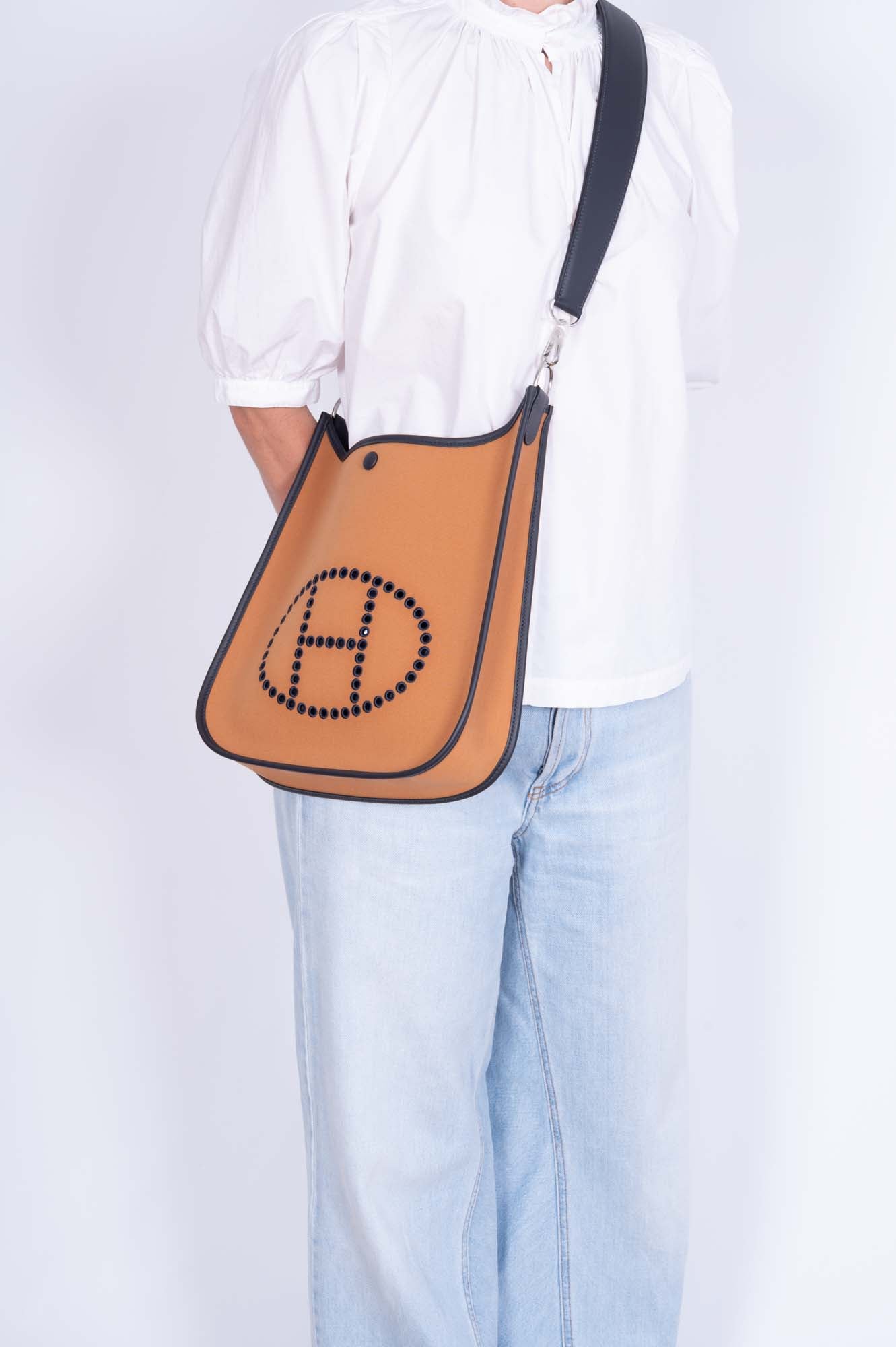 Hermès Neo Evelyne 29 PM Officier Dune Toile and Cassis Swift Palladium Hardware