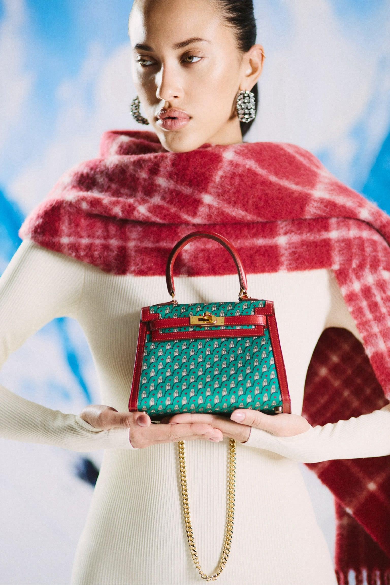 Hermès Vintage Kelly 20 Sellier Owl Print Turquoise Silk & Rouge Vif Box Calf Gold Hardware