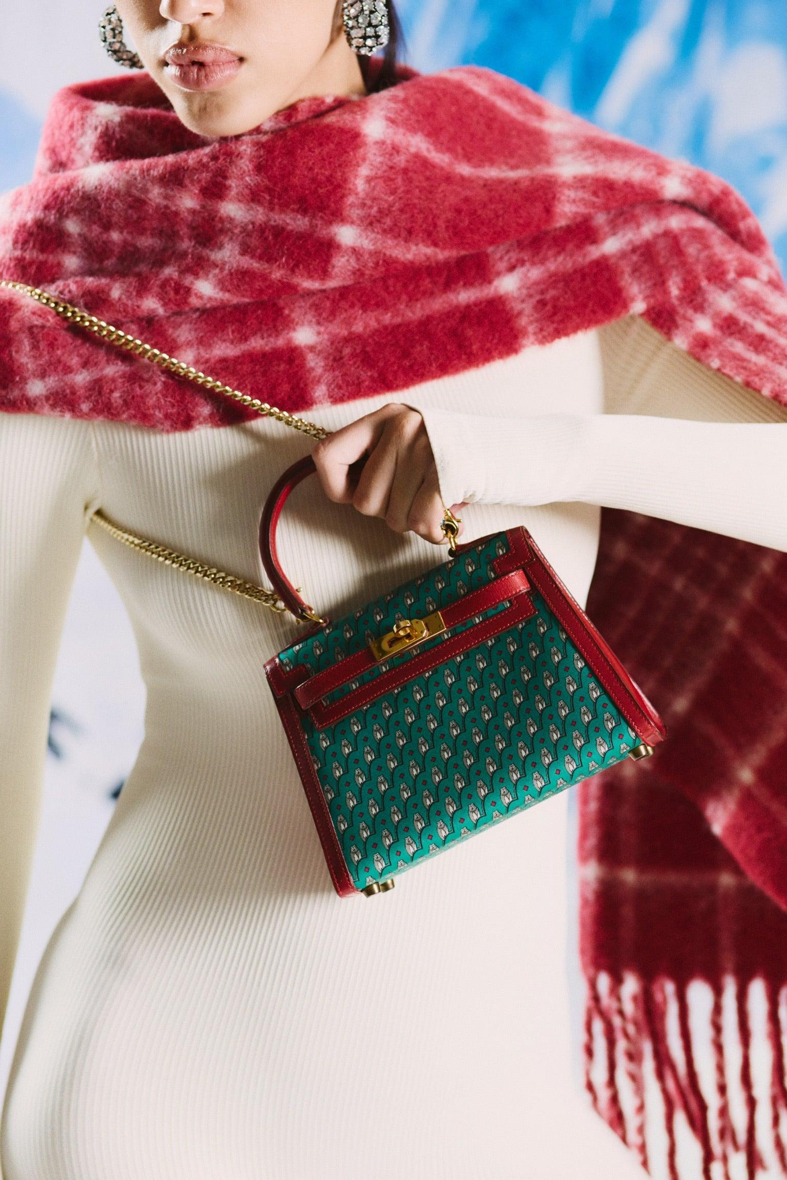 Hermès Vintage Kelly 20 Sellier Owl Print Turquoise Silk & Rouge Vif Box Calf Gold Hardware