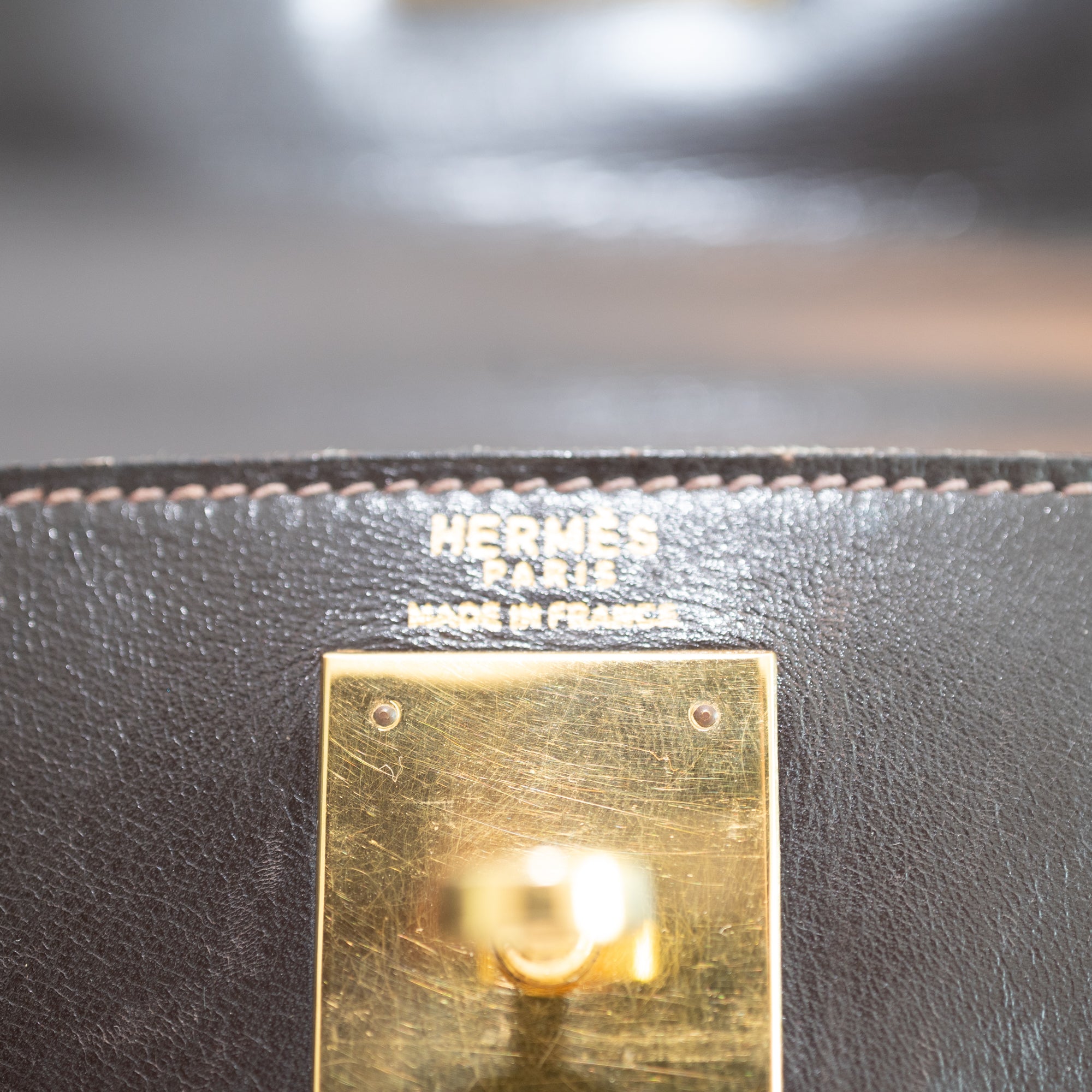Hermès Vintage Kelly 28 Retourné Marron Foncé Box Calf Gold Hardware