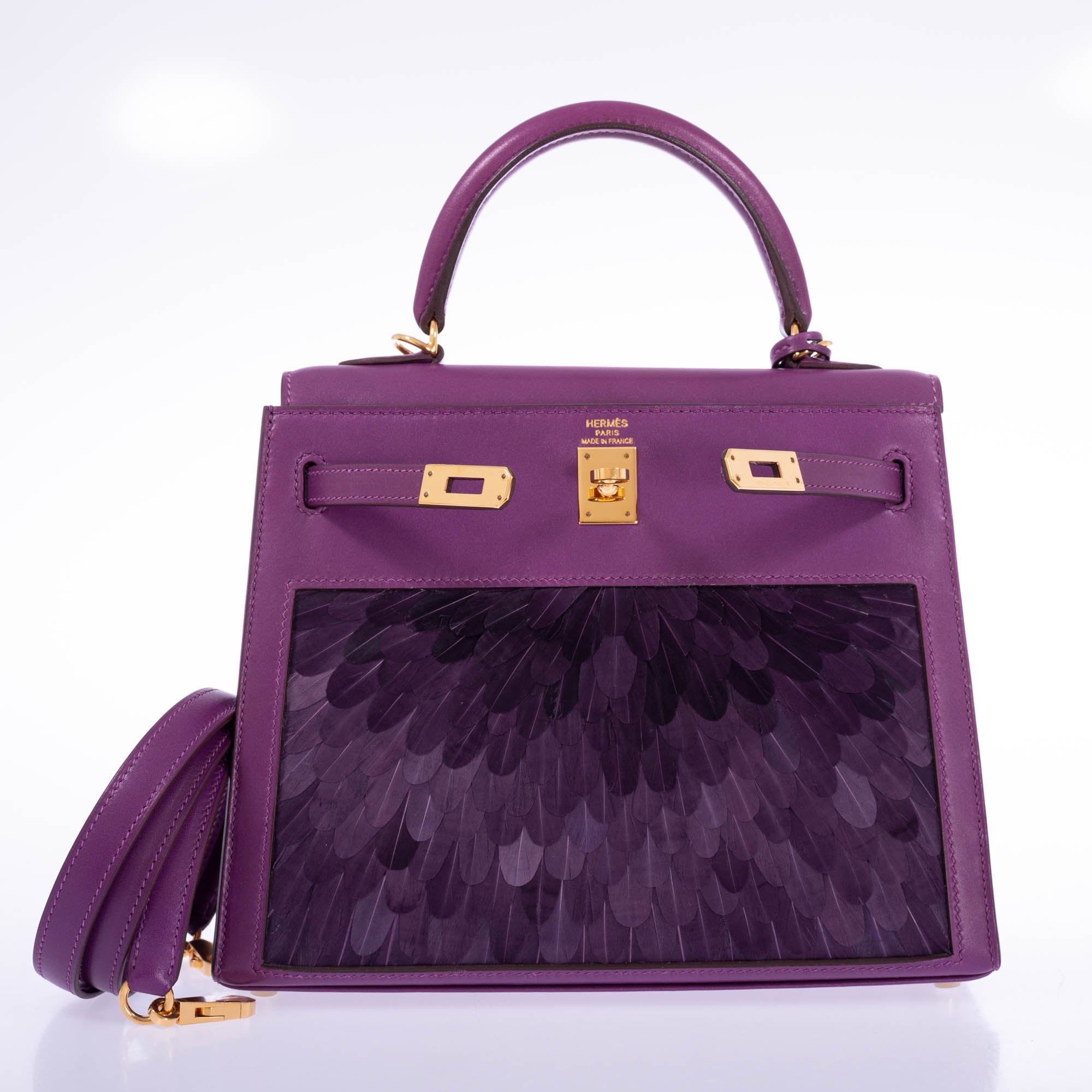 Vintage Hermès Kelly 25 Sellier Violet Custom Feather Tadelakt Leather Gold Hardware