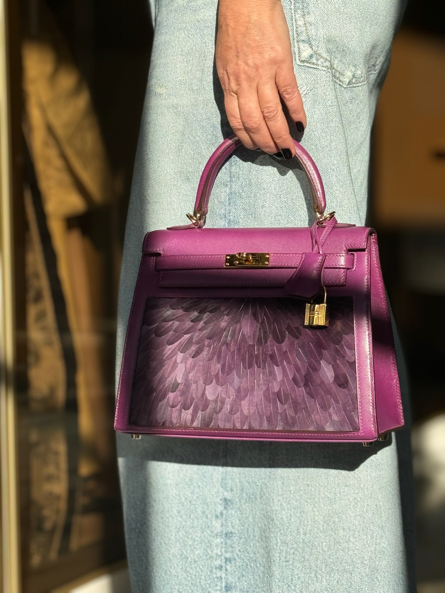 Vintage Hermès Kelly 25 Sellier Violet Custom Feather Tadelakt Leather Gold Hardware