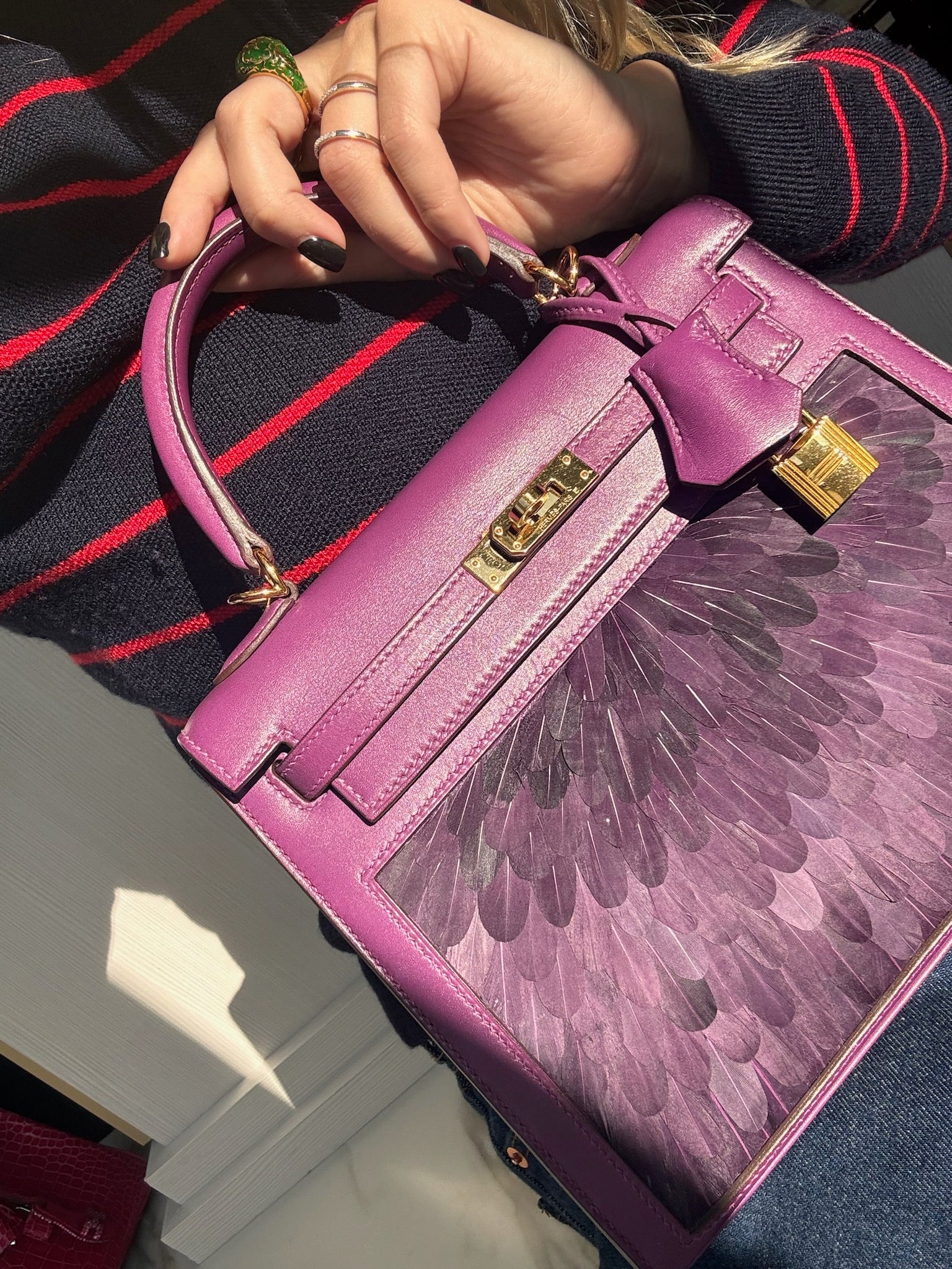 Vintage Hermès Kelly 25 Sellier Violet Custom Feather Tadelakt Leather Gold Hardware