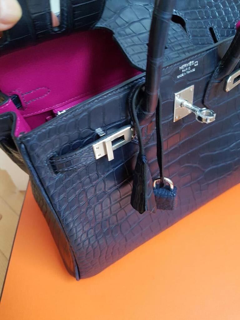 Hermès Birkin 25 in Bleu Marine and Rose Schéhérazade Matte Alligator with Palladium hardware