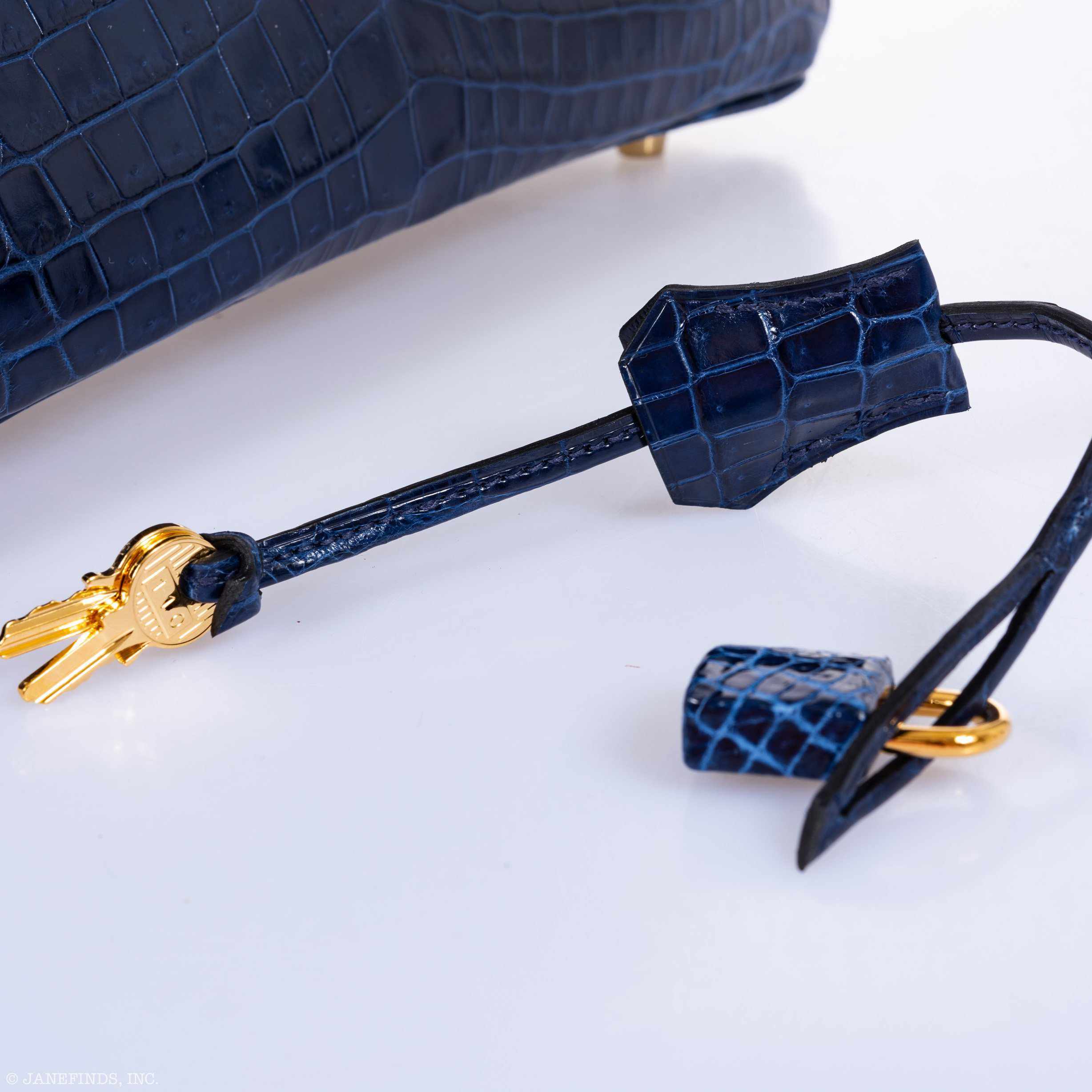 Hermès Birkin 30 Blue Saphir Semi-Matte Niloticus Crocodile Gold Hardware