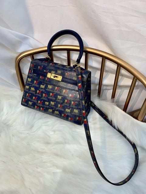 Hermès Kelly 20 in Horse Print with Gold hardware, image 2 of 3