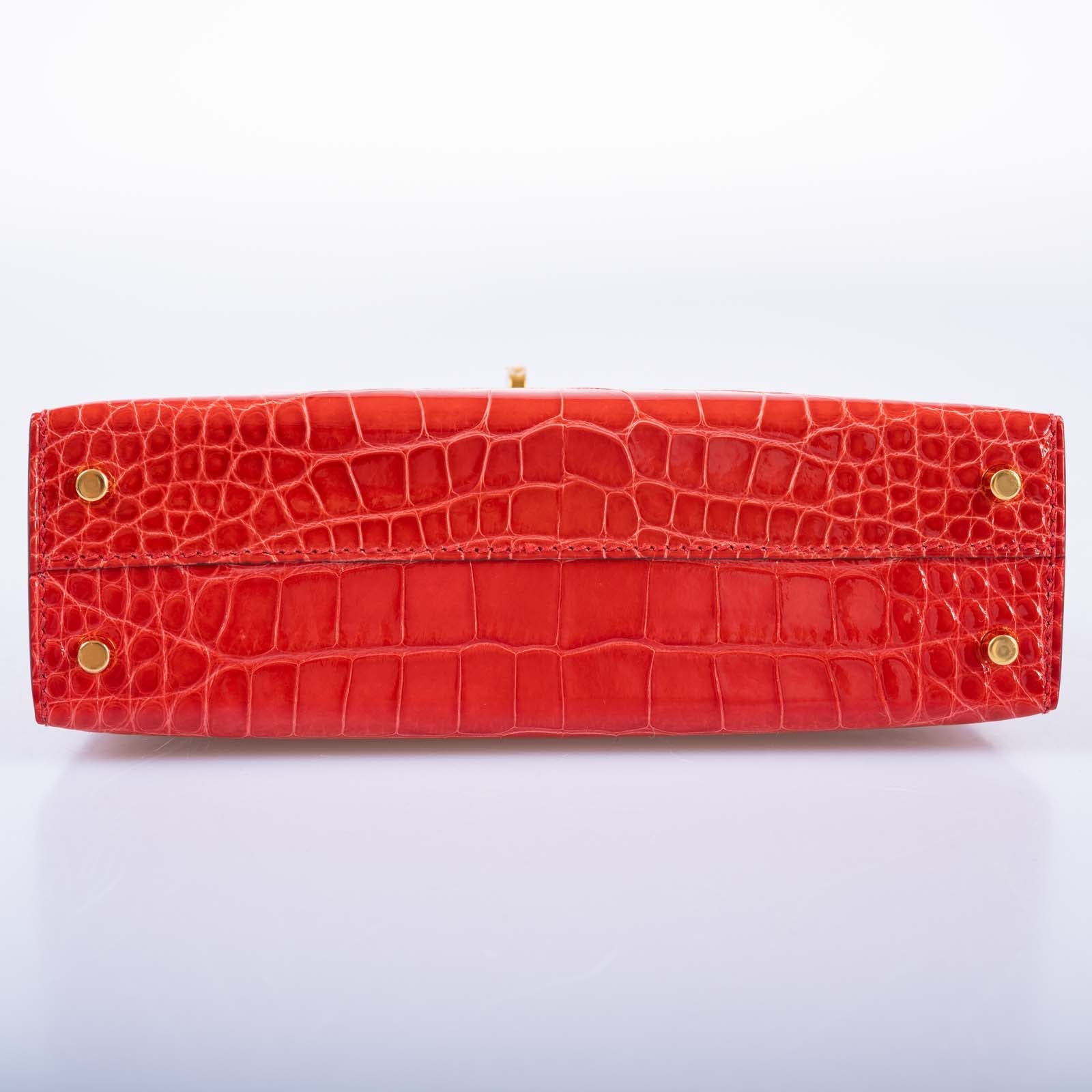 Hermès Kelly 20 Mini II Sellier Rouge de Coeur Shiny Alligator with Gold Hardware