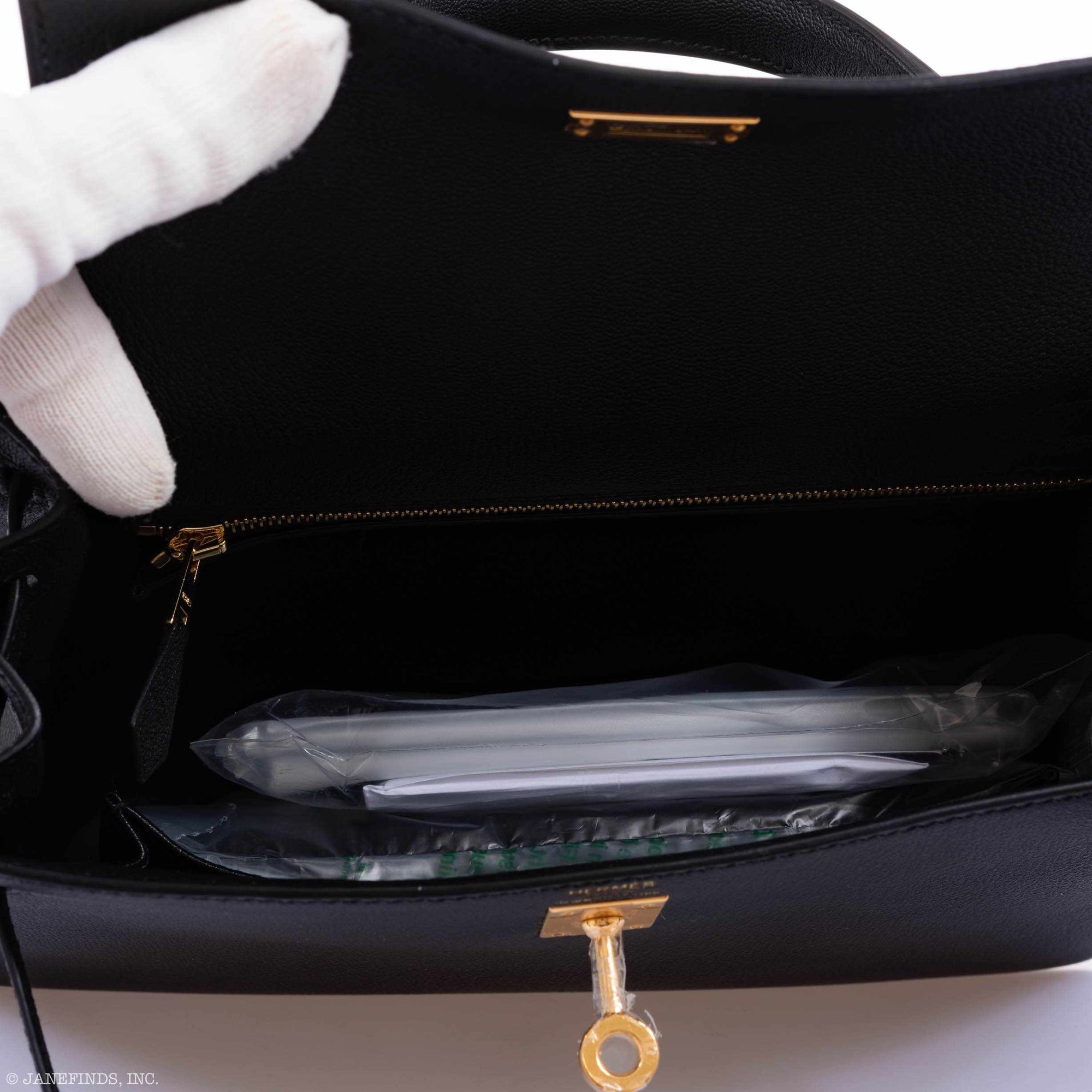 Hermès Kelly 25 Black Chevre (Goat) Gold Hardware