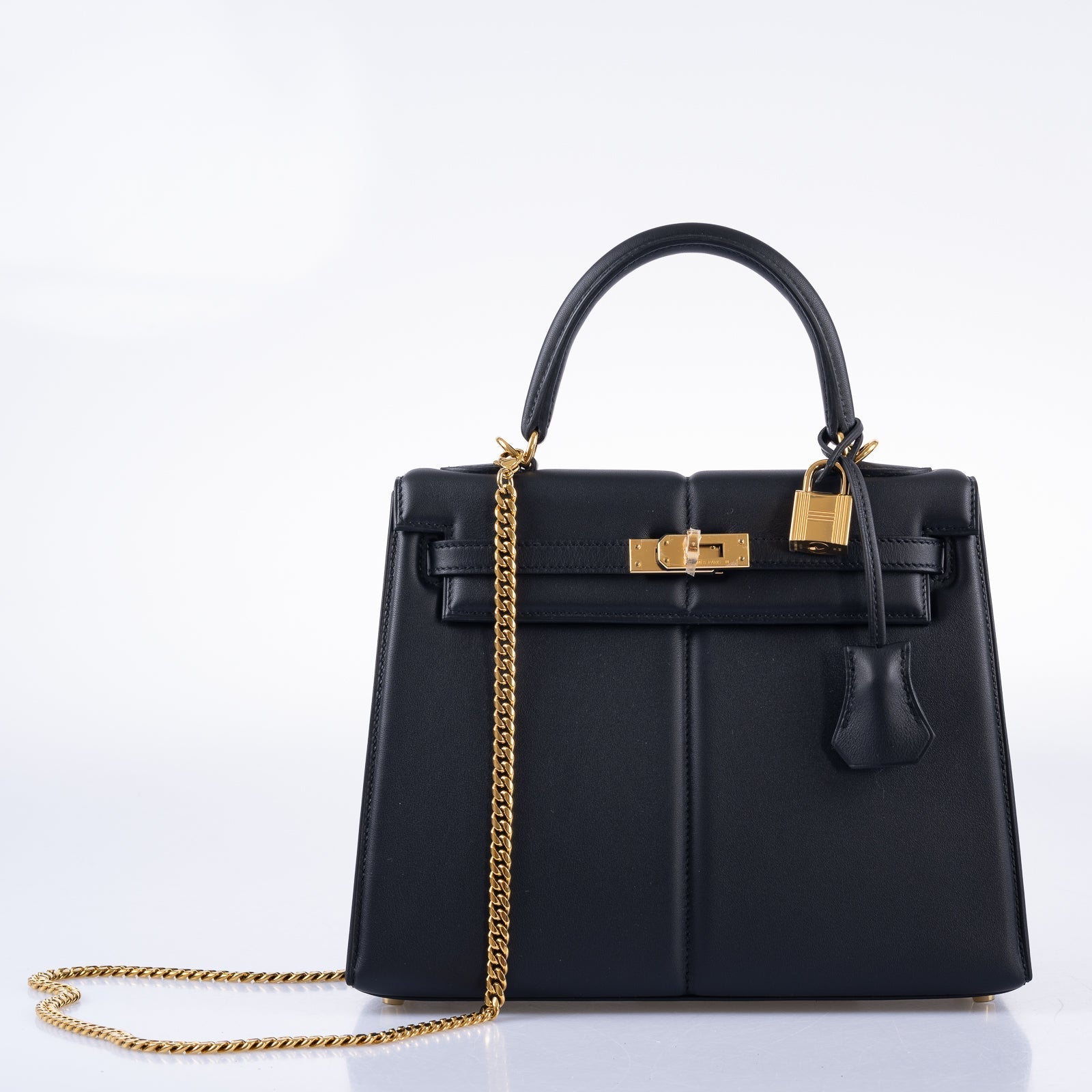 Hermès Kelly 25 Padded Sellier Black Barenia and Swift Leather Gold Hardware