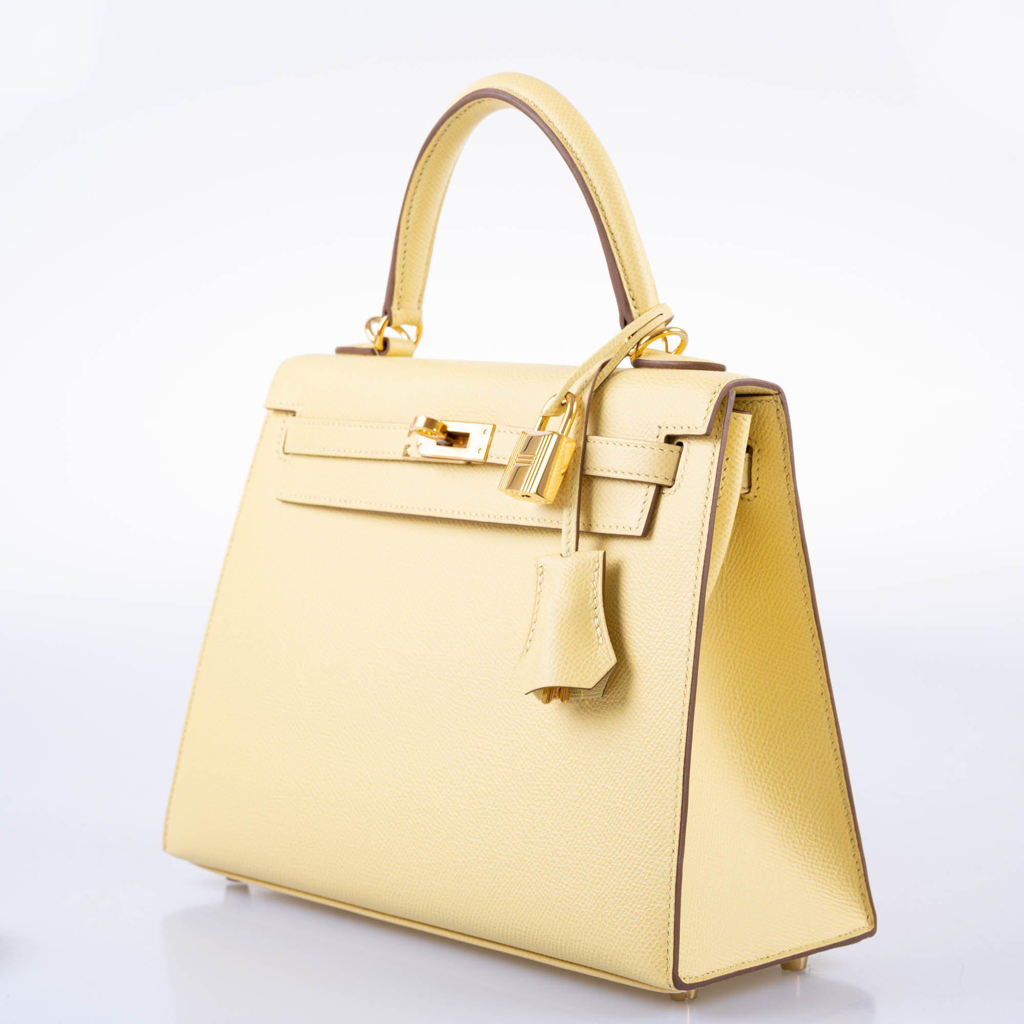 Hermès Kelly 25 Sellier Jaune Poussin Epsom with Gold Hardware - 2021, Y