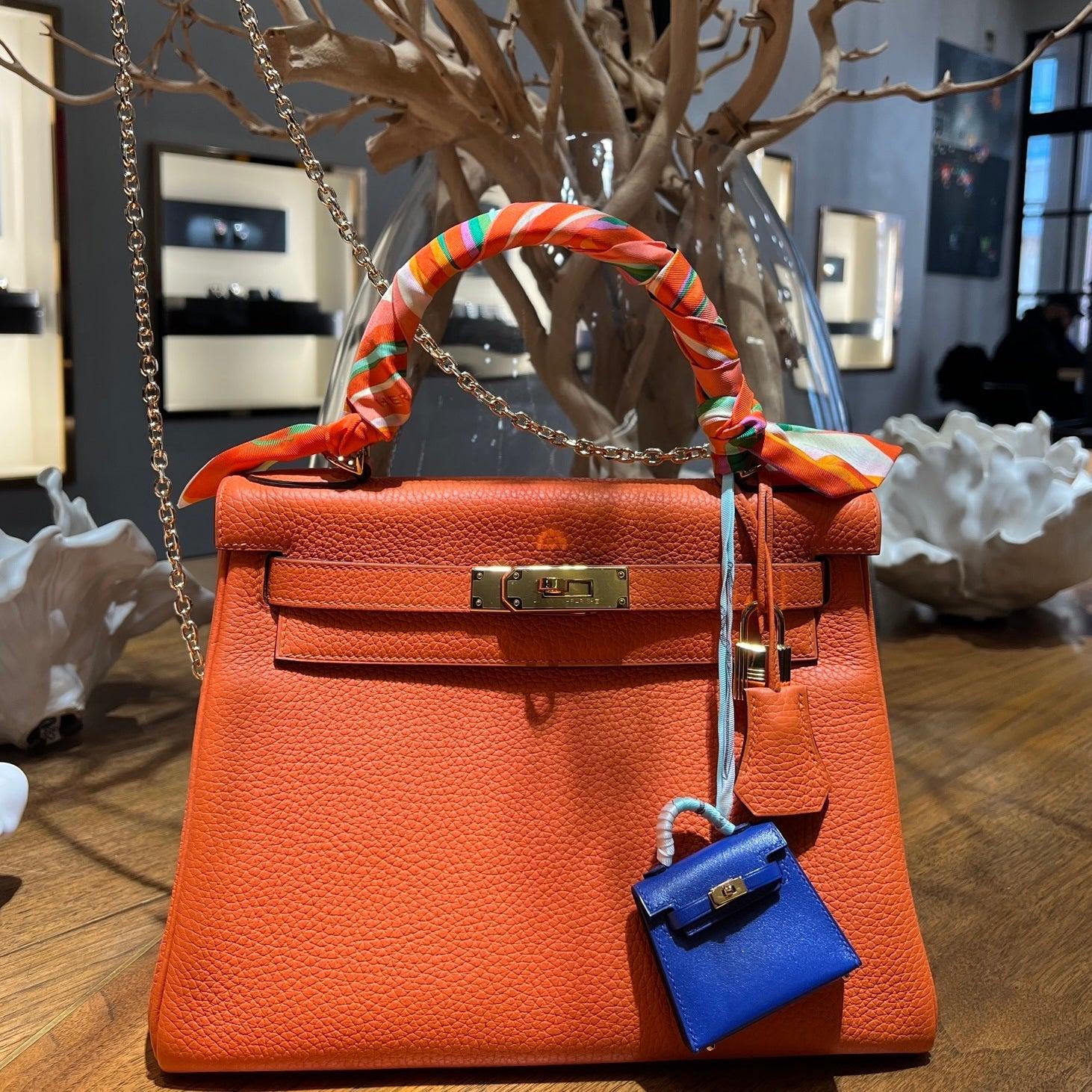 Hermès Kelly 28 Retourne Feu Orange Togo Gold Hardware
