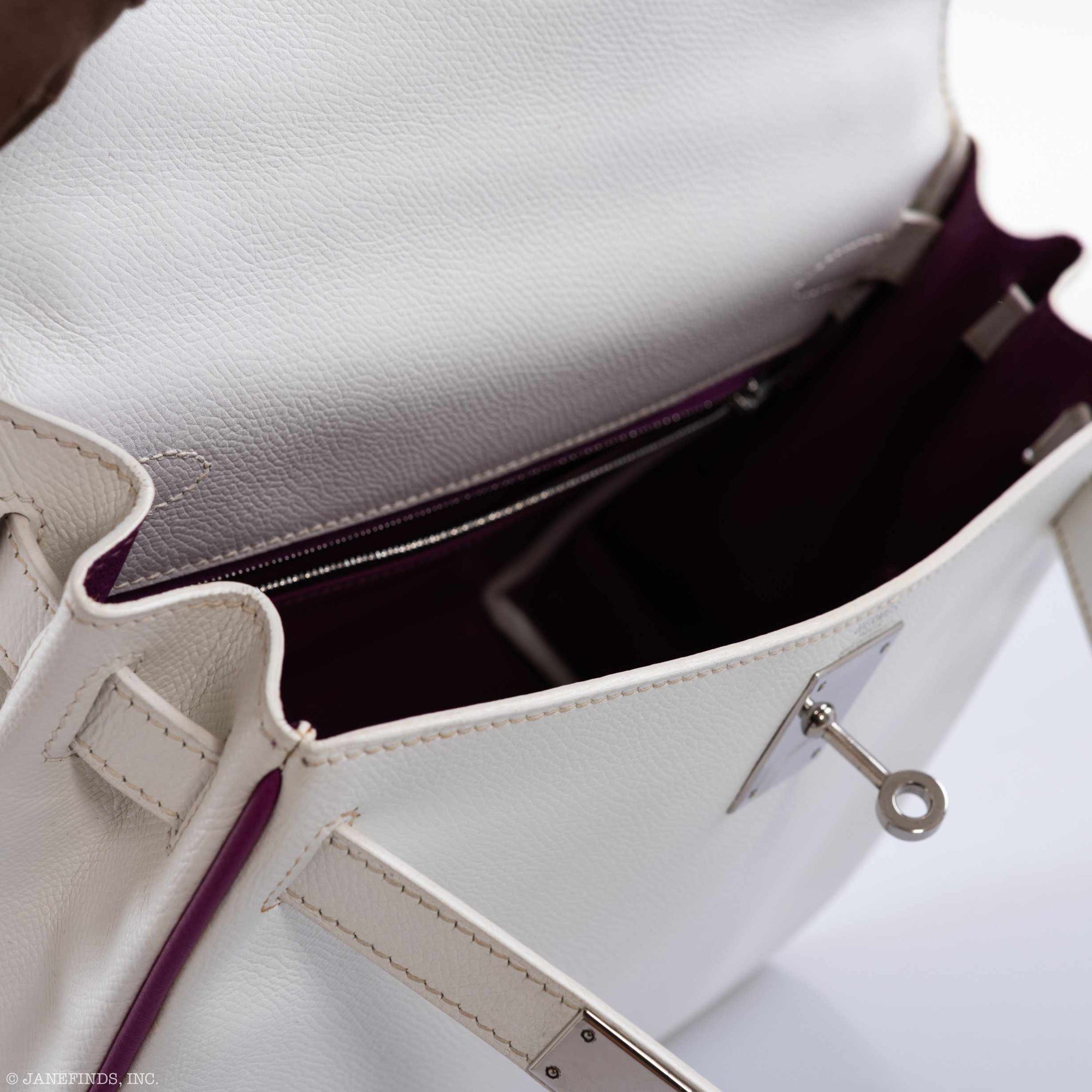 Hermès Kelly 28 Retourne Two-Tone White Epsom Cyclamen Piping Palladium Hardware