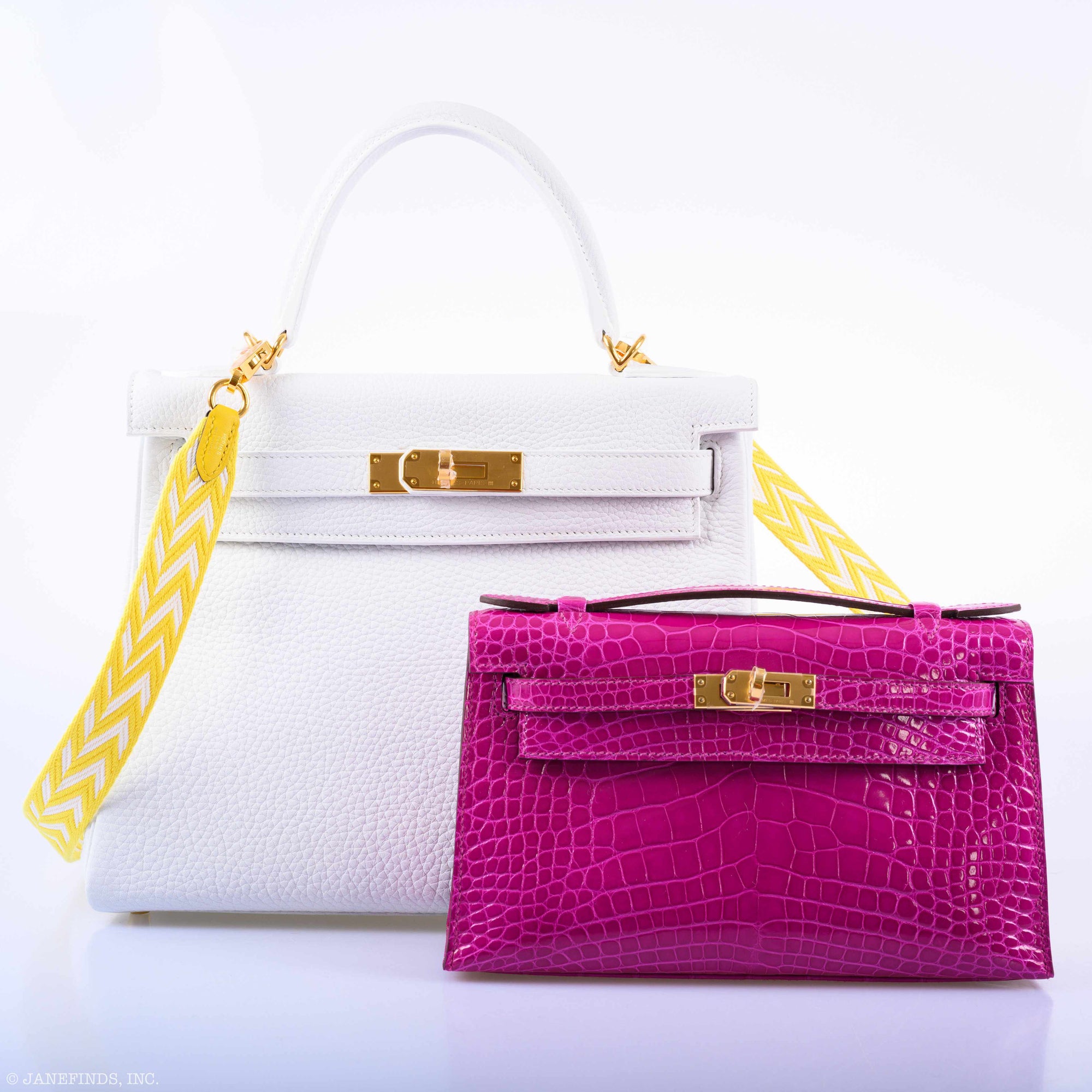 Hermès Kelly 28 Retourne White Clemence Gold Hardware