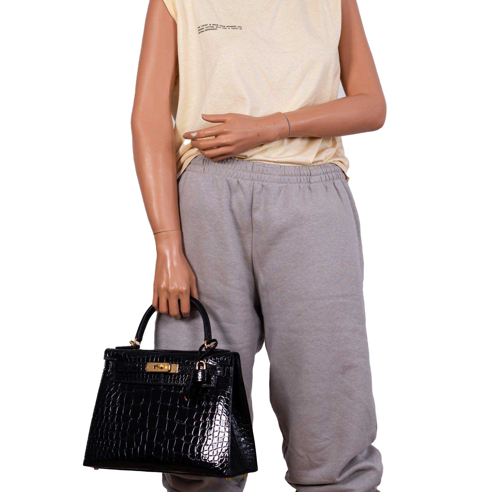 Hermès Kelly 28 Sellier Black Shiny Alligator with Gold Hardware