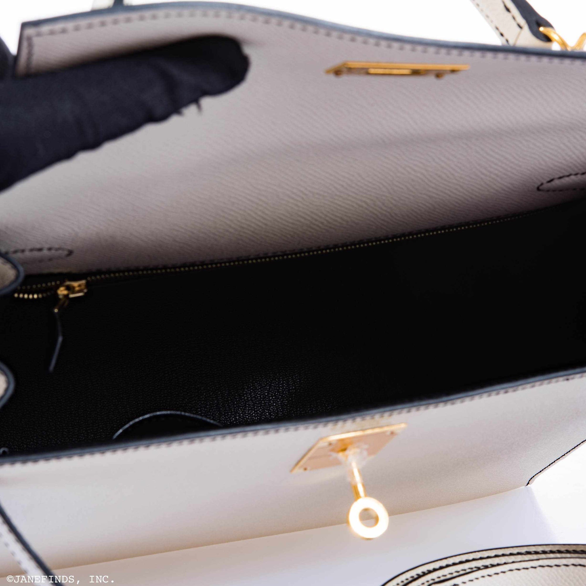 Hermès Kelly 28 Sellier HSS Craie/Noir Epsom Gold Hardware