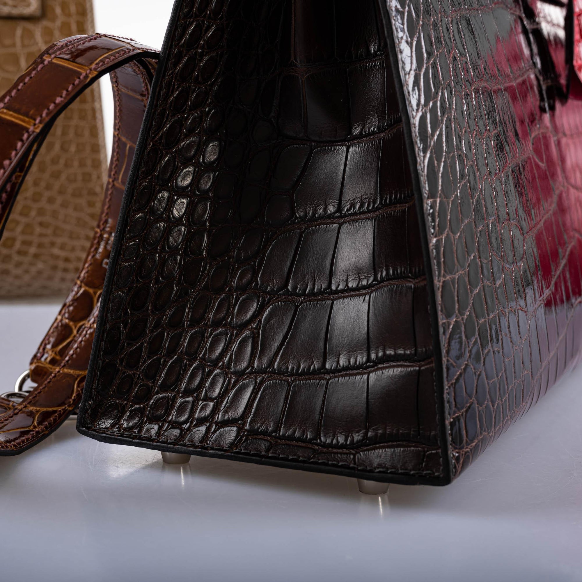 Hermès Kelly 28 Sellier Macassar, Ebene, Miel and Rose Extreme Alligator Palladium Hardware