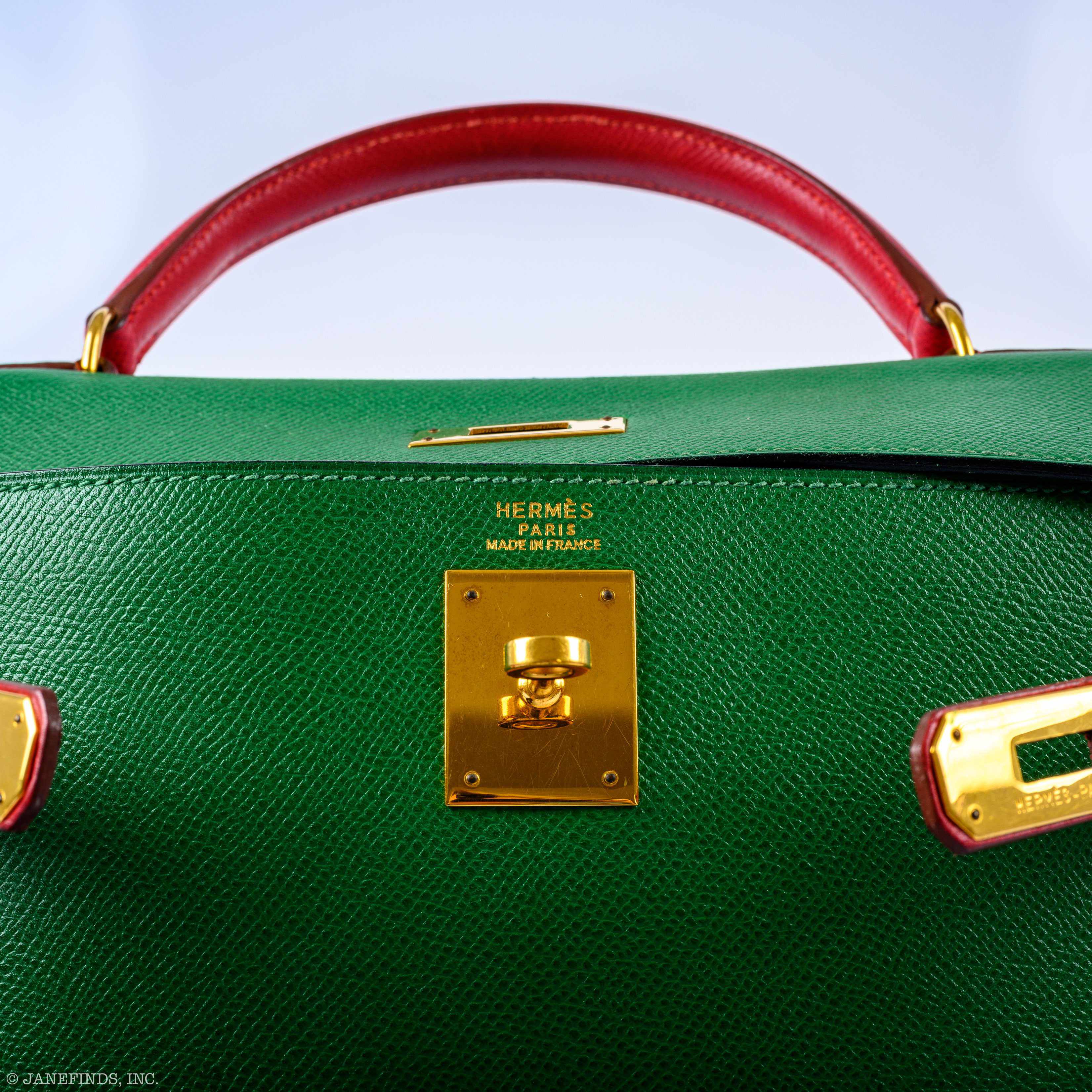 Hermès Kelly 32 Retourne Vert Claire & Rouge Vif Courchevel Gold Hardware - 1995