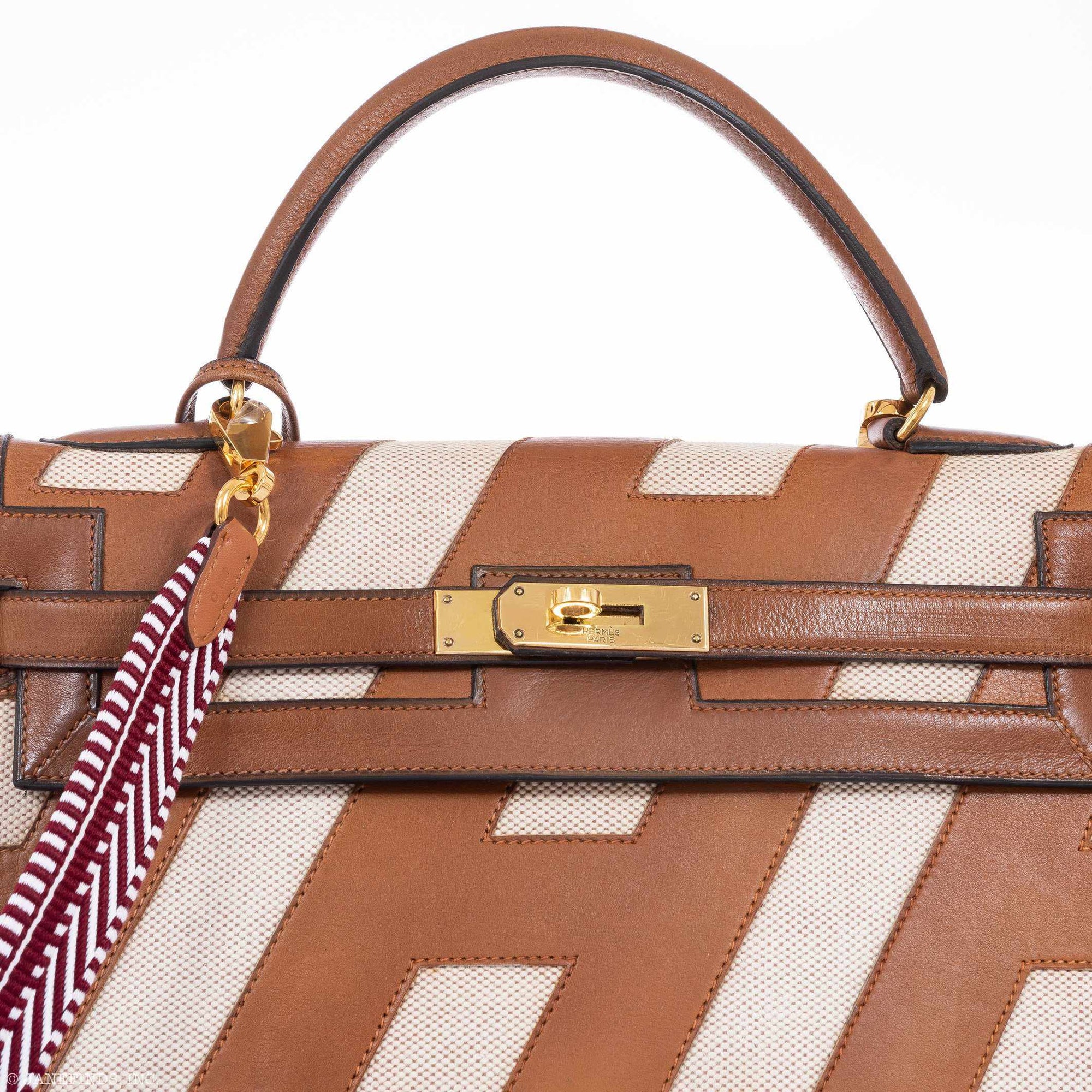 Hermès Kelly 32 Sellier "Ulysses" Gold Gulliver And Toile Gold Hardware
