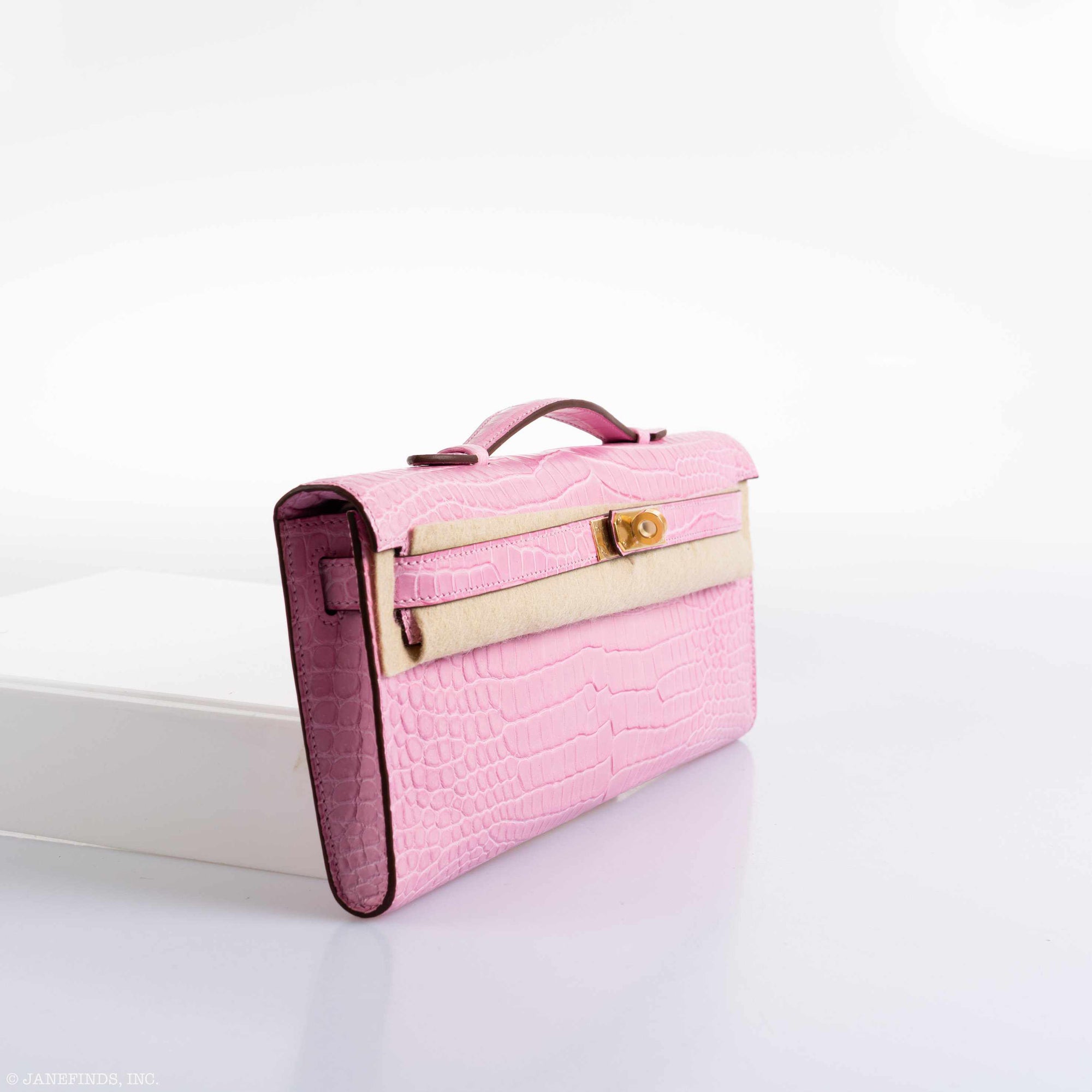 Hermès Kelly Cut Pochette 5P Bubblegum Pink Matte Porosus Crocodile Gold Hardware - 2019, D