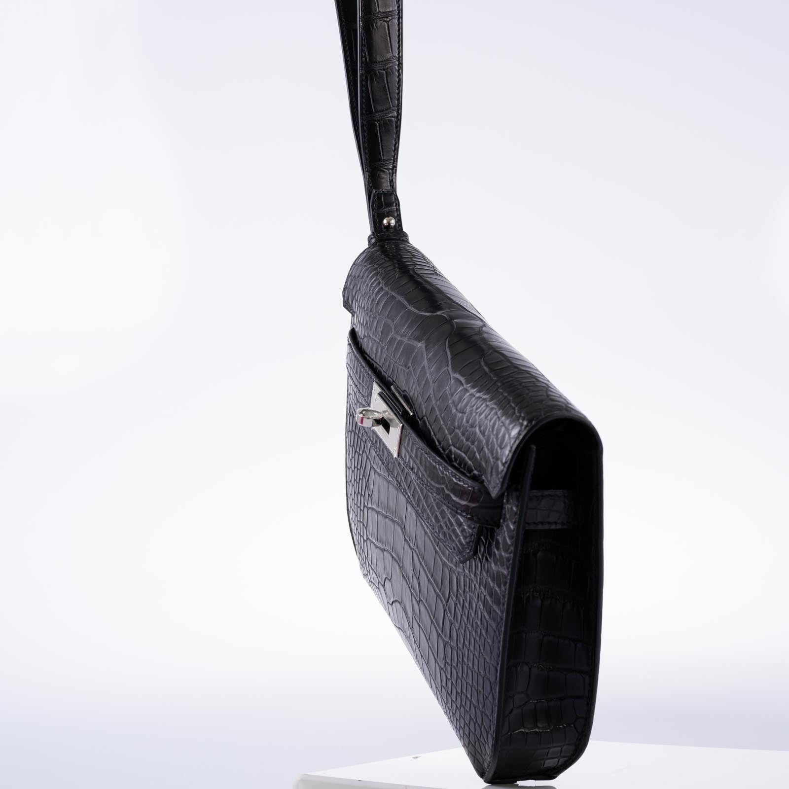 Hermès Kelly Dépêches 25 Pochette Black Matte Alligator Palladium Hardware