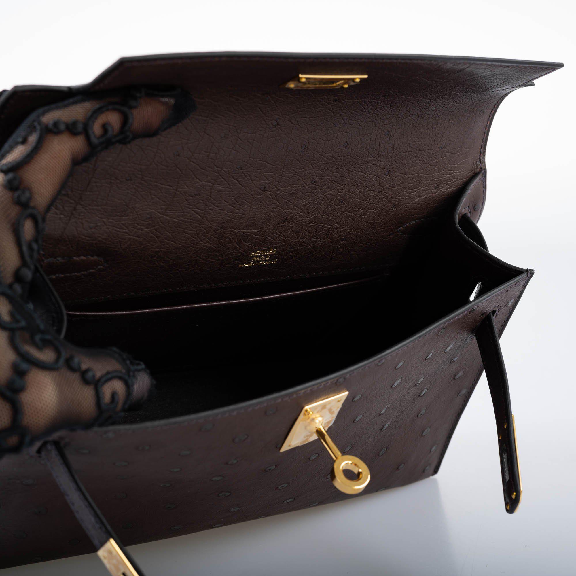 Hermès Kelly Pochette Rouge Sellier Ostrich with Gold Hardware - 2021, Z