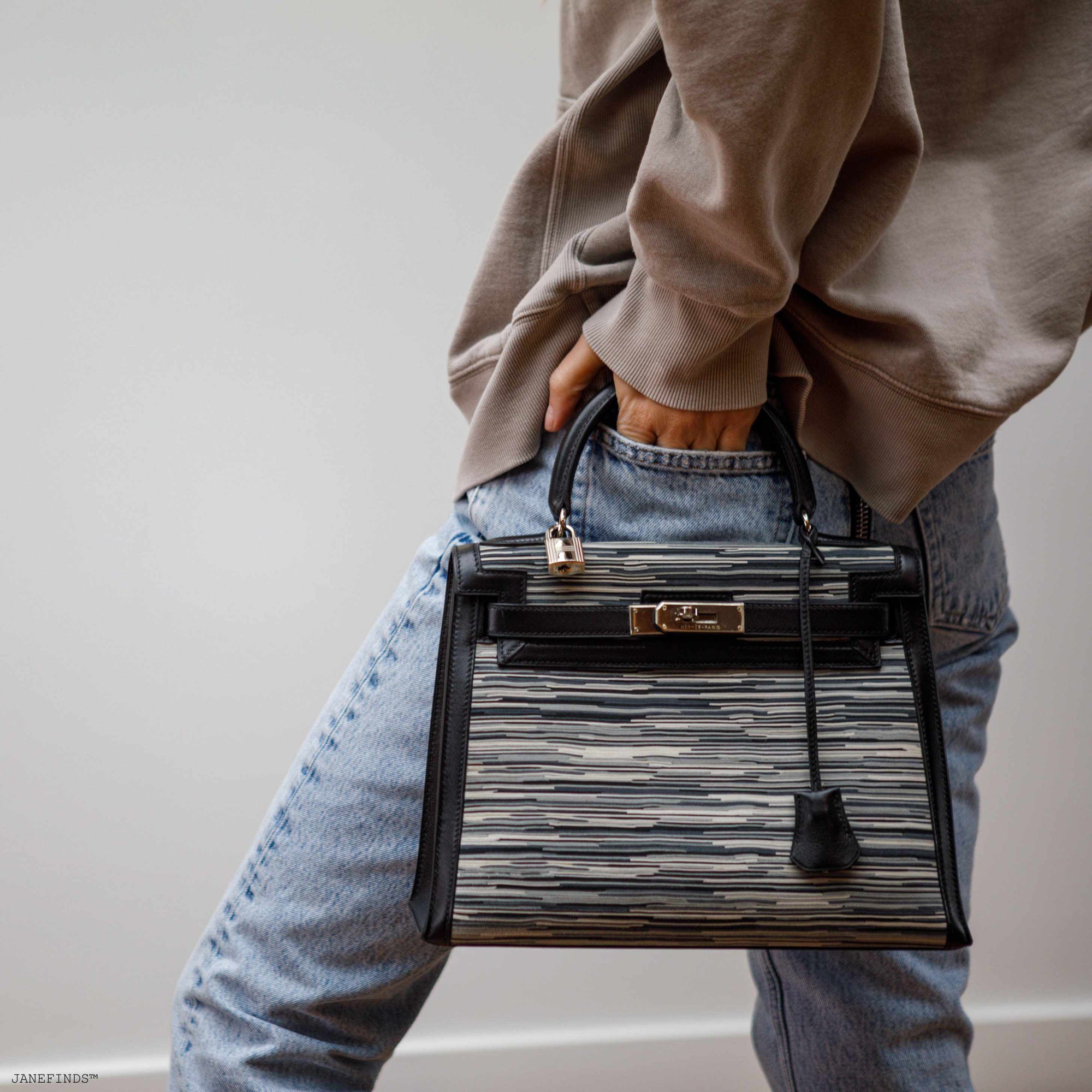 Hermès Kelly Sellier 28 Vibrato & Noir Box Calf Palladium Hardware
