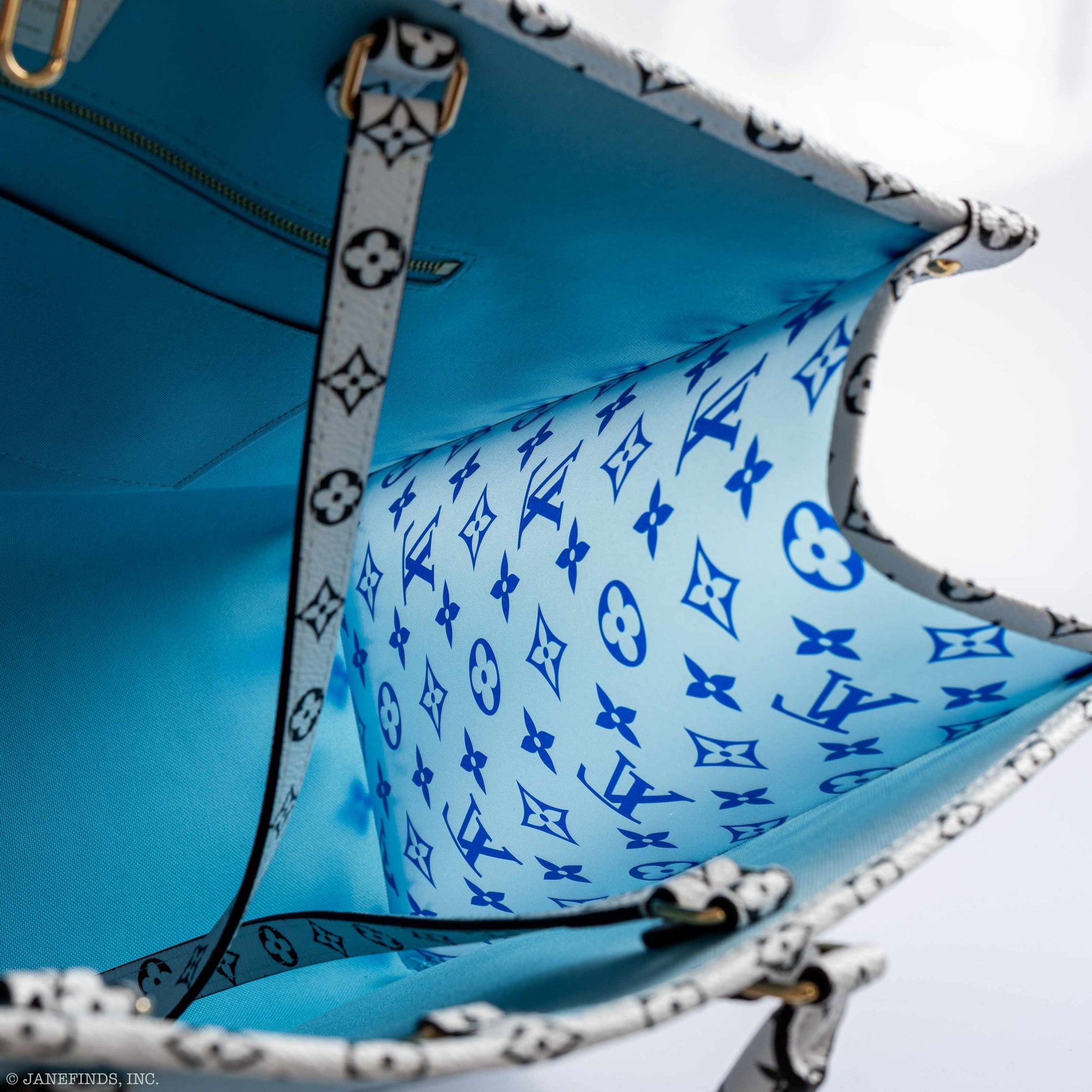 Louis Vuitton OnTheGo GM Hamptons Monogram Giant Blue